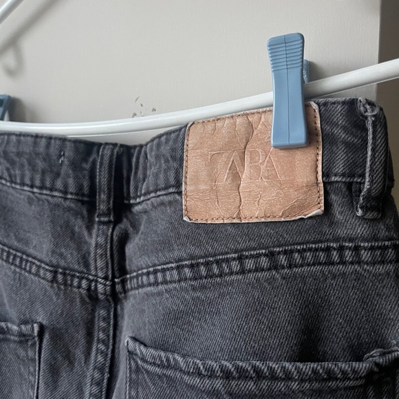 💙BOGO💙 Zara Straight Leg Jean Distressed Black Size 4 - Picture 5 of 5